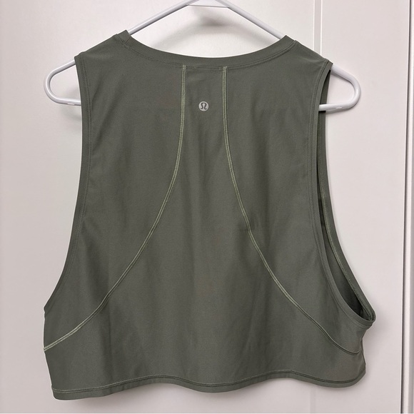 Lululemon muscle love Sleeveless Crop Top - Picture 2 of 2